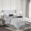 Édredon 7 pièces en gris très grand - intérieur, broderie élégante, comprend 1 édredon, 2 taies décoratives, 3 coussins décoratifs, jupe de lit, motif de collection froissée, comprend une caractéristique lavable-124826296