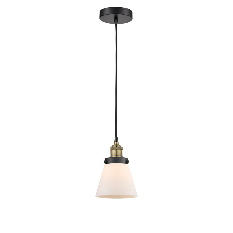 Mini-luminaire suspendu 1 lumière Cone, H 9,5 po x l 6,25 po x P 6,25 po, Blanc mat, Laiton antique noir