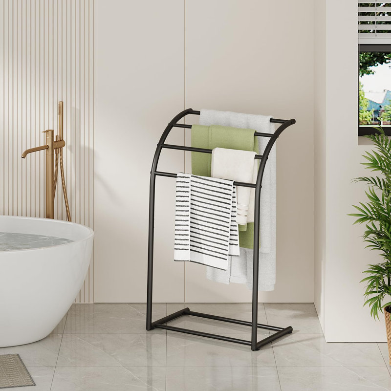 Porte-serviettes sur pied 40 po, porte-serviettes de piscine à 4 niveaux pour l'extérieur