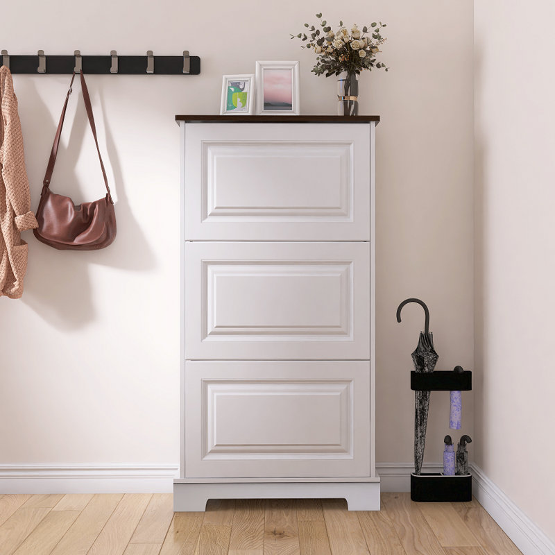 Élégant range-chaussures blanc et brun avec rangement spacieux et plateau décoratif