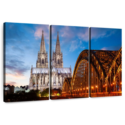 Ville de Cologne au crépuscule