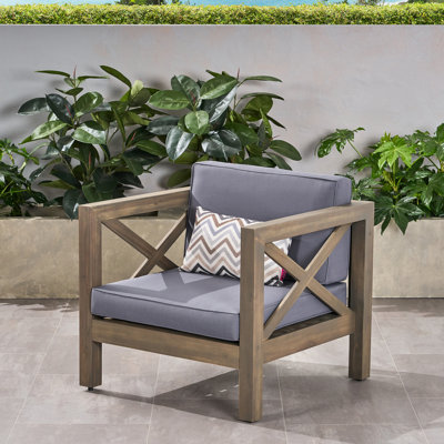 Fauteuil club gris, fabriqué en bois massif et avec coussins Easy