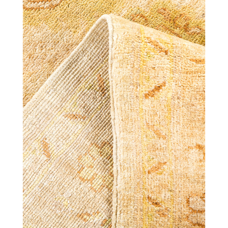 Tapis ivoire noué à la main de conception unique 6 pi 3 po x 9 pi 6 po Rhésa