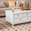 Table basse à quatre pieds avec rangement