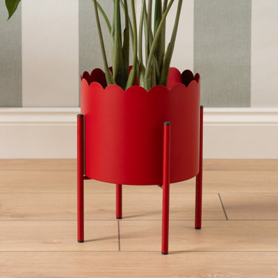 Metal Scallop Planter on Stand