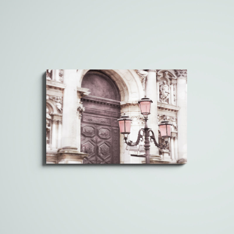 «Venice Pink Lanterns II», photographie sur toile, H 24 po x l 36 po
