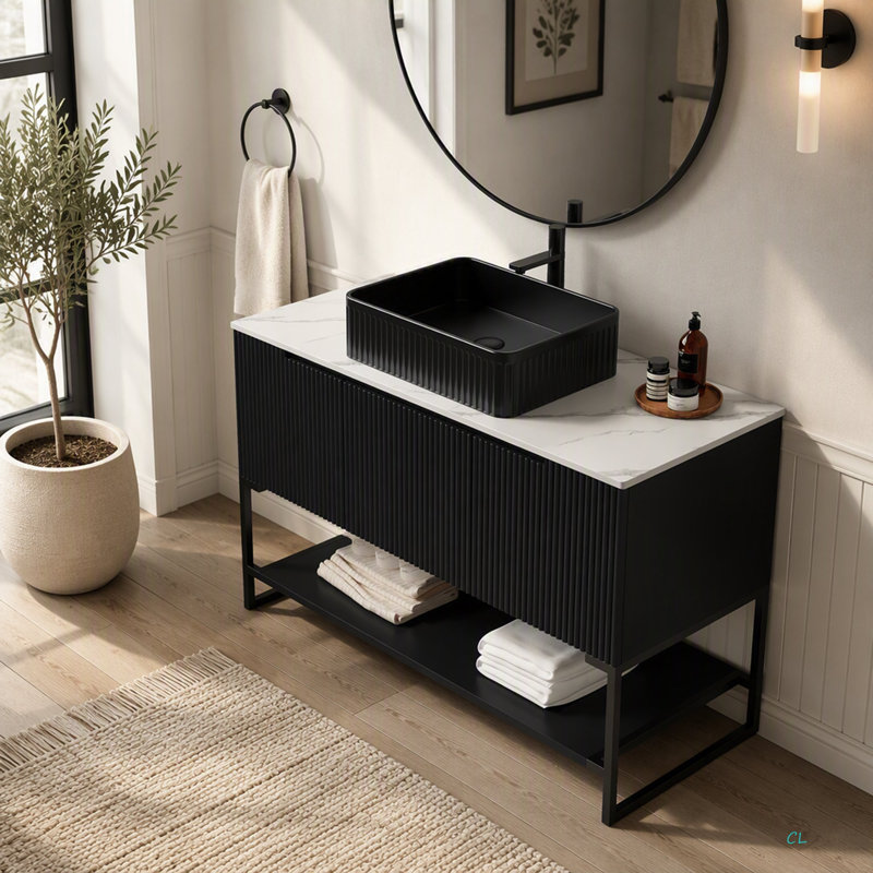 Meuble-lavabo de salle de bain de 122 cm (48 po), meuble de rangement autoportant avec 3 portes et une étagère ouverte, lavabo rectangulaire en céramique et comptoir en pierre frittée.