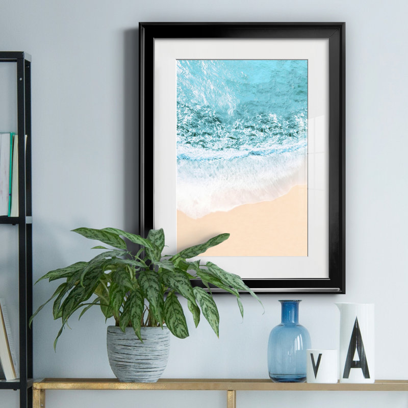 «A Shot Above I» par Natalie Carpentieri - reproduction d'art sur papier encadrée, H 18,5 po x l 24,5 po x P 1,5 po