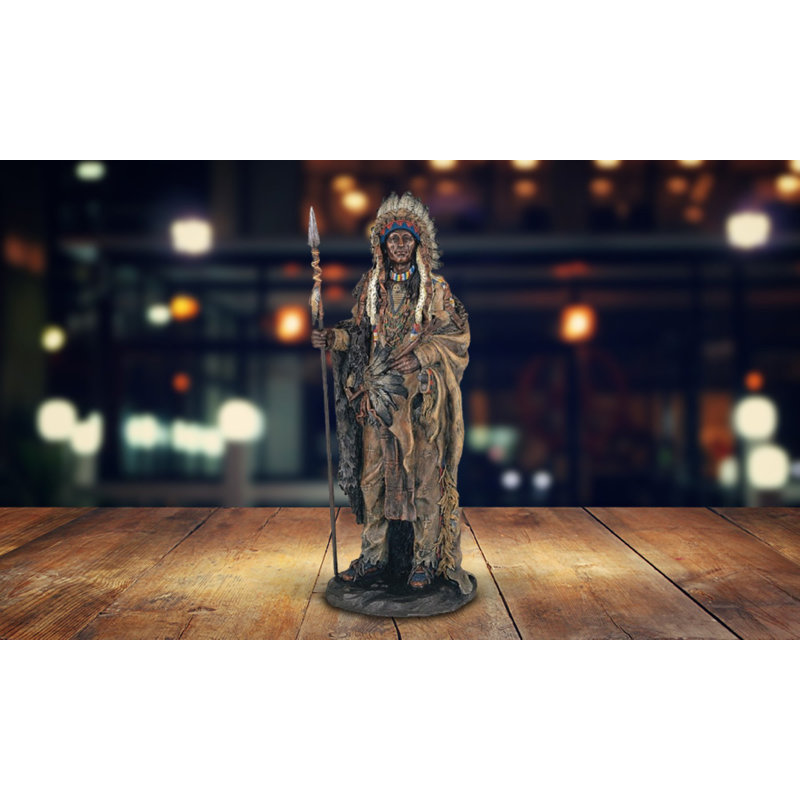 Statue de Guerrier indien avec lance