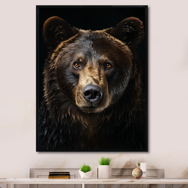Latiana Bear Majestic Selfy I, photographie sur toile, H 20 po x l 12 po x P 1 po, Cadre flottant noir