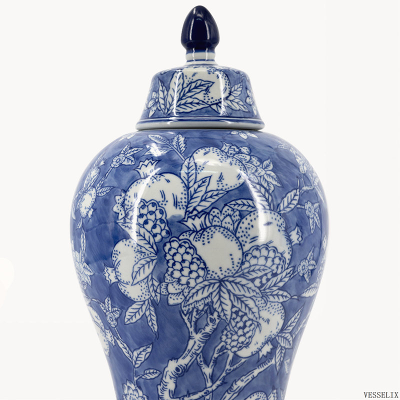 D8,3 po x 14,6 po en porcelaine bleue et blanche avec couvercle, urne de rangement décorative pour la table