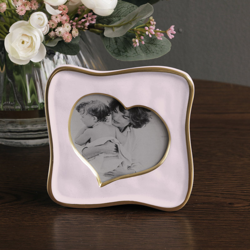Cadre Encanto Cœur incurvé 5 x 5, Rose / bordure dorée
