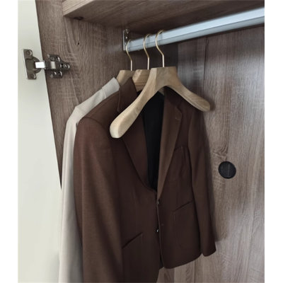 Natural Camphorwood Clothes Hangers For Coats & Suits – Anti-Slip