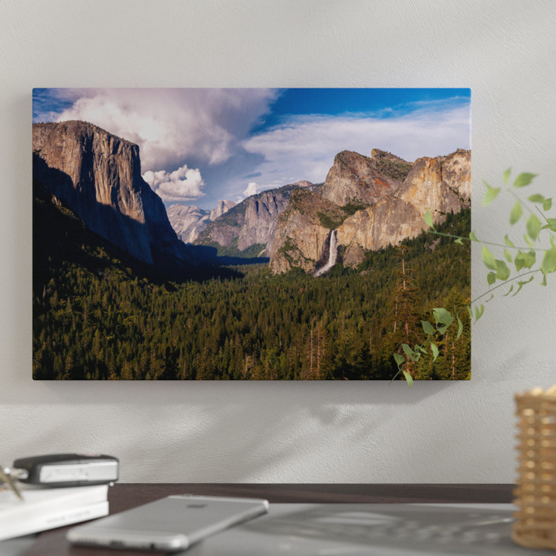 « tunnel view », reproduction de photo sur toile, H 18 po x l 26 po x P 1,5 po, Toile tendue, Pas de tapis