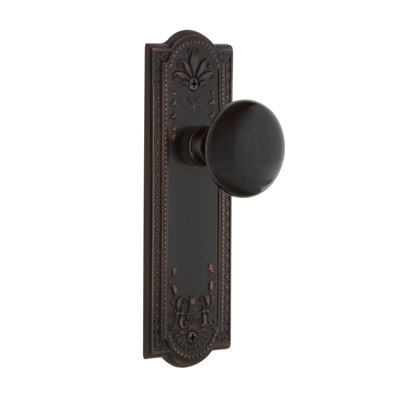 Plaque Meadows avec bouton de porte en porcelaine noire