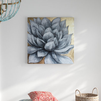 " Blooming Gray Petals "