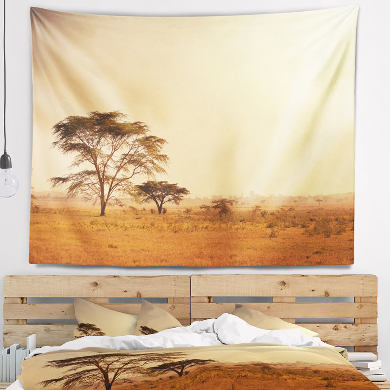 Arbres dans une grande tapisserie de paysage africain, H 32 po x l 39 po