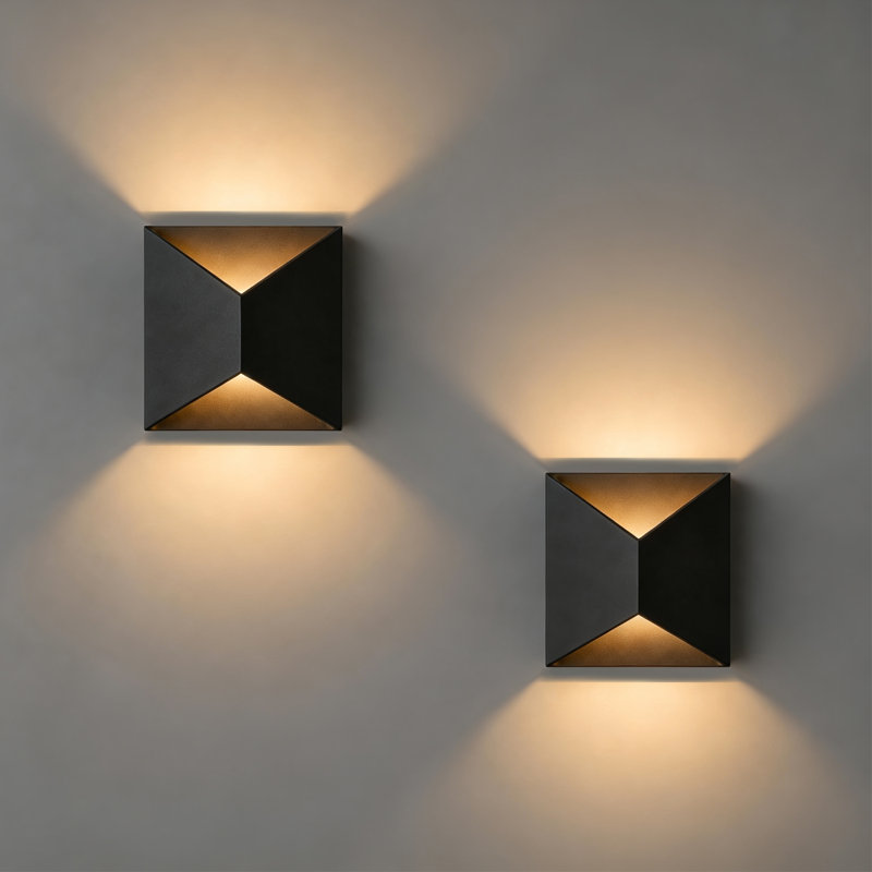 Applique murale carrée encastrée, 7.1" H x 7.1" W x 3.8" D
