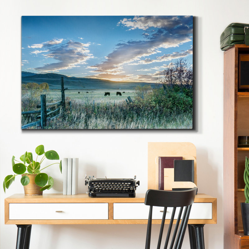 Ranch Sunrise - reproduction de photo sur toile tendue, H 36 po x l 24 po x P 1 po