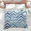 Édredon bleu à motif de chevrons-128548047