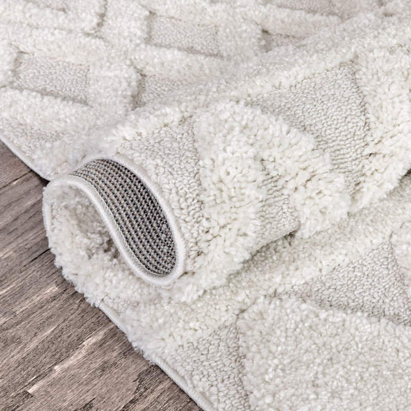 Reversible Ivory Geometric 5' x 7' Easy-Care Synthetic Rug