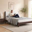 Structure de lit plateforme en bois massif avec tête de lit tapissier - parfaite pour les chambres à coucher modernes et scandinaves