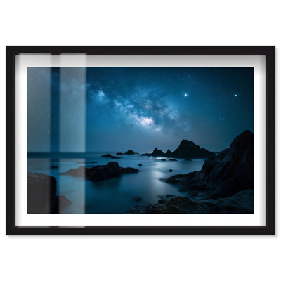 «Astral Sea II Shadowbox», photographie de voyage par Notoriart, cadre noir, 31 x 21