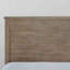 Lit simple de style transitionnel avec lit gigogne gris chaud brossé au fil du bois et texture de grain de bois 1pc-129444234
