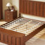 Lit plateforme de style Mid-Century avec rangement dissimulé et conception arquée-133400966