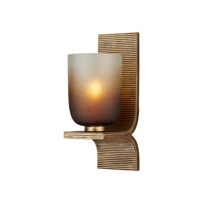 1 - Light Wallchiere