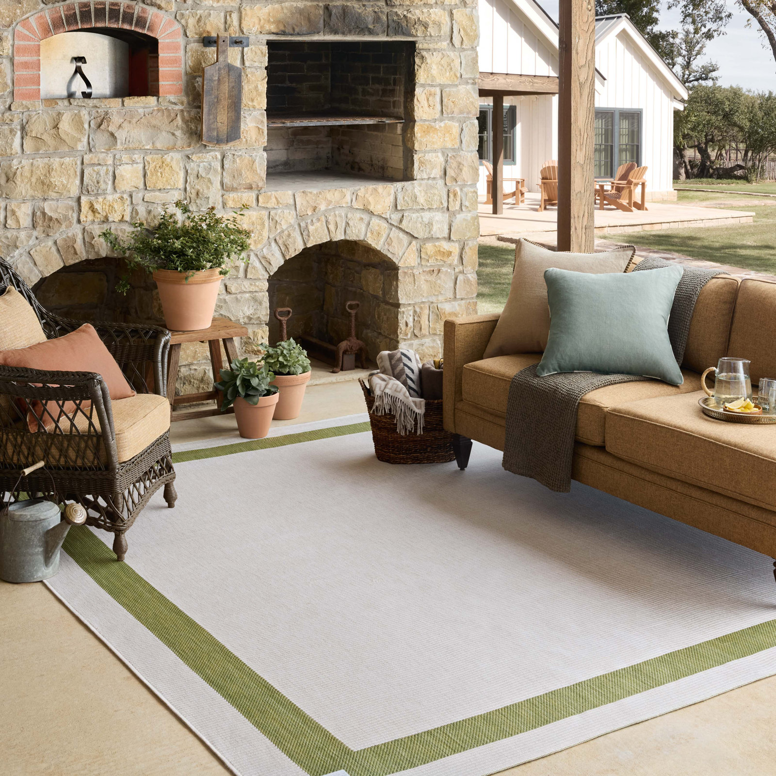 Loloi Easton Green / Ivory Indoor / Outdoor Area Rug, Rectangle 5'3" x 7'6"