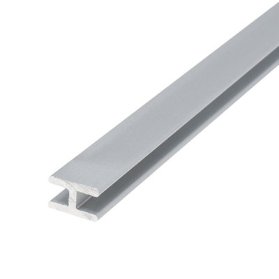 Le profilé en aluminium Outwater H s'adapte au matériau. Moulure de séparation en aluminium anodisé de 0,60 po de largeur (longueur de 72 po) (paquet de 10)