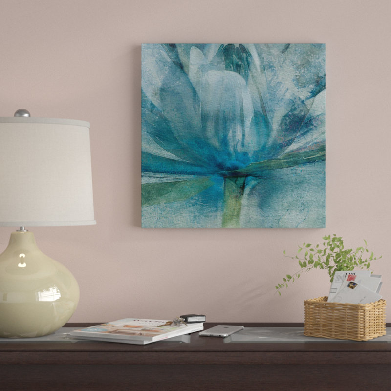 «Blue Awakening», reproduction, H 24 po x l 24 po x P 1,5 po, Toile tendue