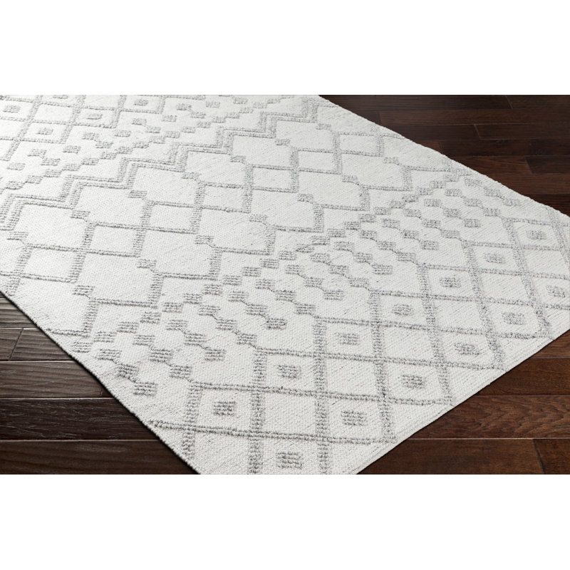 Aney Geometric Indoor / Outdoor Rug, Rectangle 5' x 7'6", Light Gray