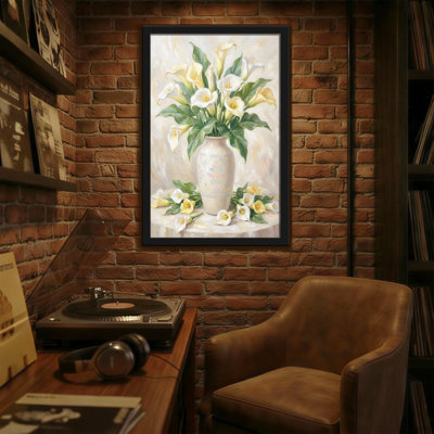 Plants & Flowers White Calla Lilies In Vase With Green Leaves