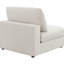 Fauteuil beige sans accoudoirs, style modulaire, pour coin salon principal, coussins amovibles faciles à rafraîchir, dossier garni de plumes et de duvet, coussins moelleux, revêtement en tissu, coussins inclus.
