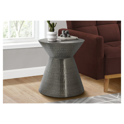 Table d'appoint tambour moderne en métal argenté - table d'appoint contemporaine, table de bout et table de chevet pour le salon et la chambre à coucher avec design martelé