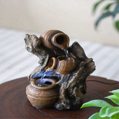 Fontaine décorative 3 niveaux 6,3 x 5,1 x 10,8 po avec pot