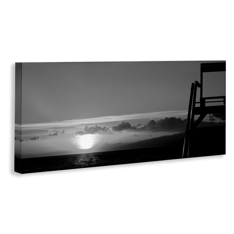 Art mural en toile Sunlit Lifeguard Station par Noah Bay, H 13 po x l 30 po