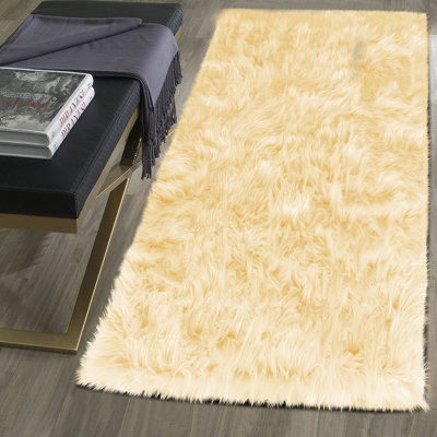 Cheveyo Faux Sheepskin Indoor Rug