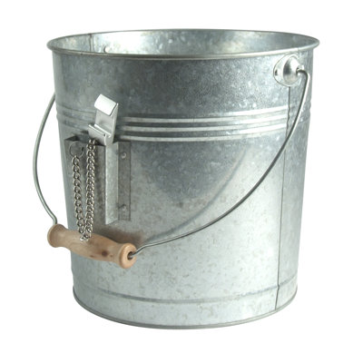 Evelett Pail