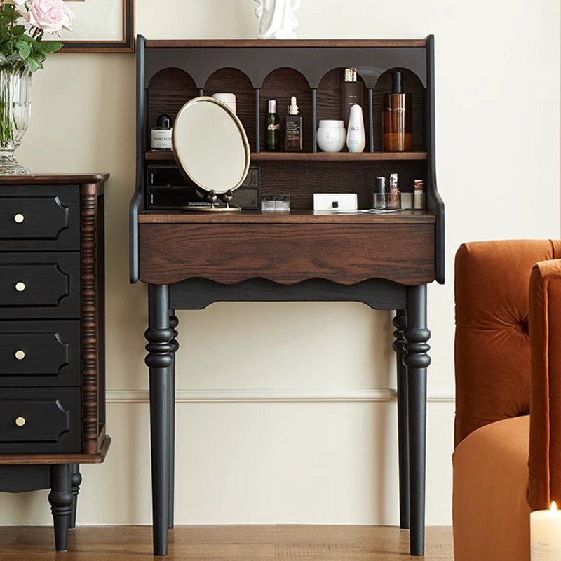 Table de maquillage minimaliste rétro française