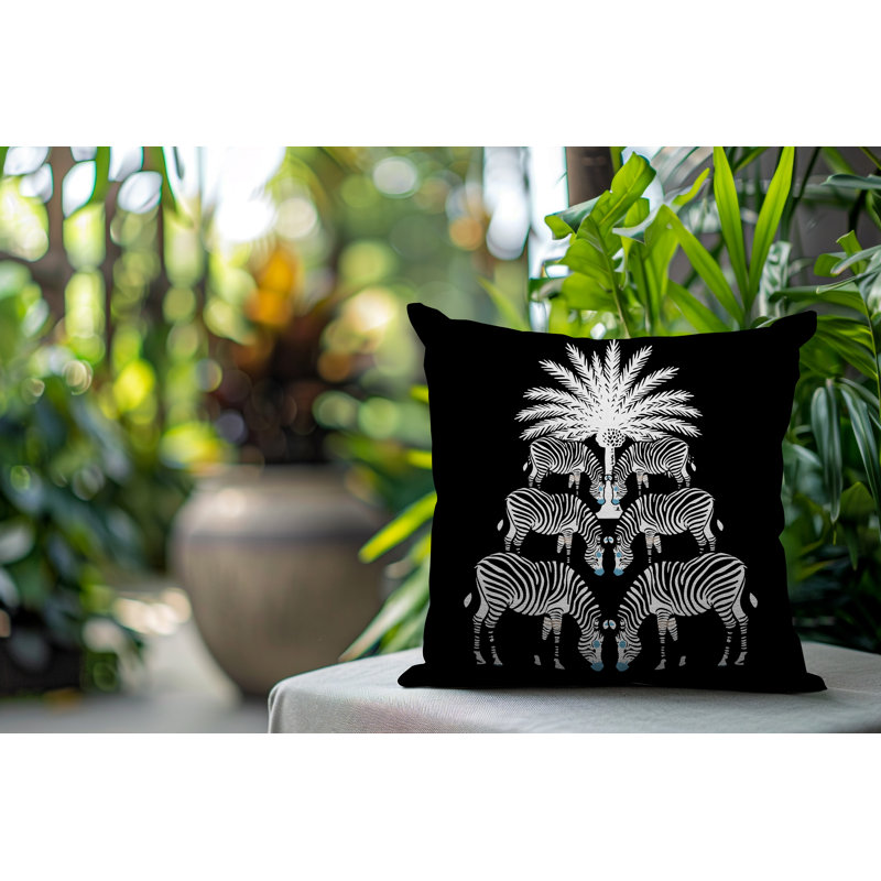 Oreiller carré réversible intérieur / extérieur Camo Zebra, Noir, 15"H x 15"W x 4.3"D