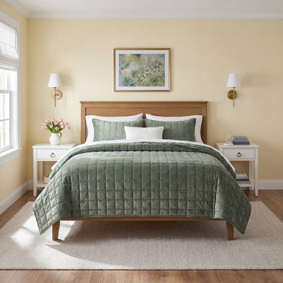 Velvet Quilt Set