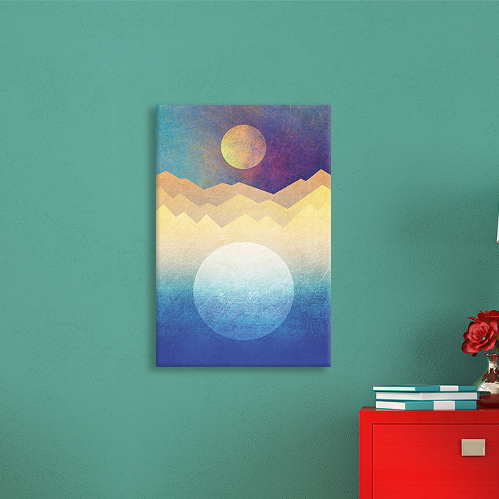 «The Moon and The Sun», impression sur toile tendue, H 40 po x l 26 po x P 1,5 po, Toile tendue, Pas de tapis