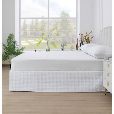  Grid Quilted Microfiber Bed Skirt with 14" Drop