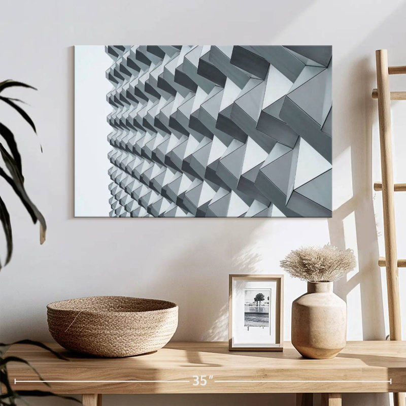 Lilie Geometric Facade
