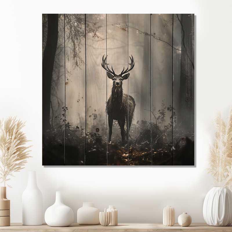 Portrait de cerf gris dans une forêt mystique II - animal cerf sur bois, H 30 po x l 30 po