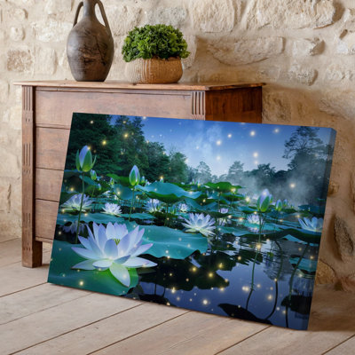 Toile dans un étang enchanteur, scène au crépuscule, eau lumineuse, art lys avec doux pétales lumineux flottant gracieusement