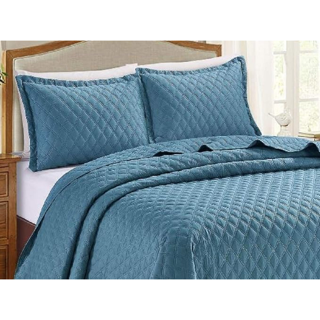 Elegant Comfort Inspiration Embossed Lightweight Bedspread Set – Soft Textured Polyester Coverlet with Pillow Shams